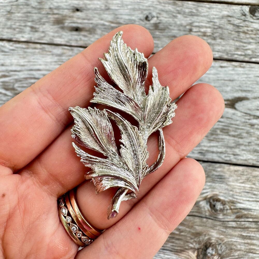 Vintage Brooch Pin Signed DuBarry FA 5th Ave Silver Tone Textured Leaf Estate